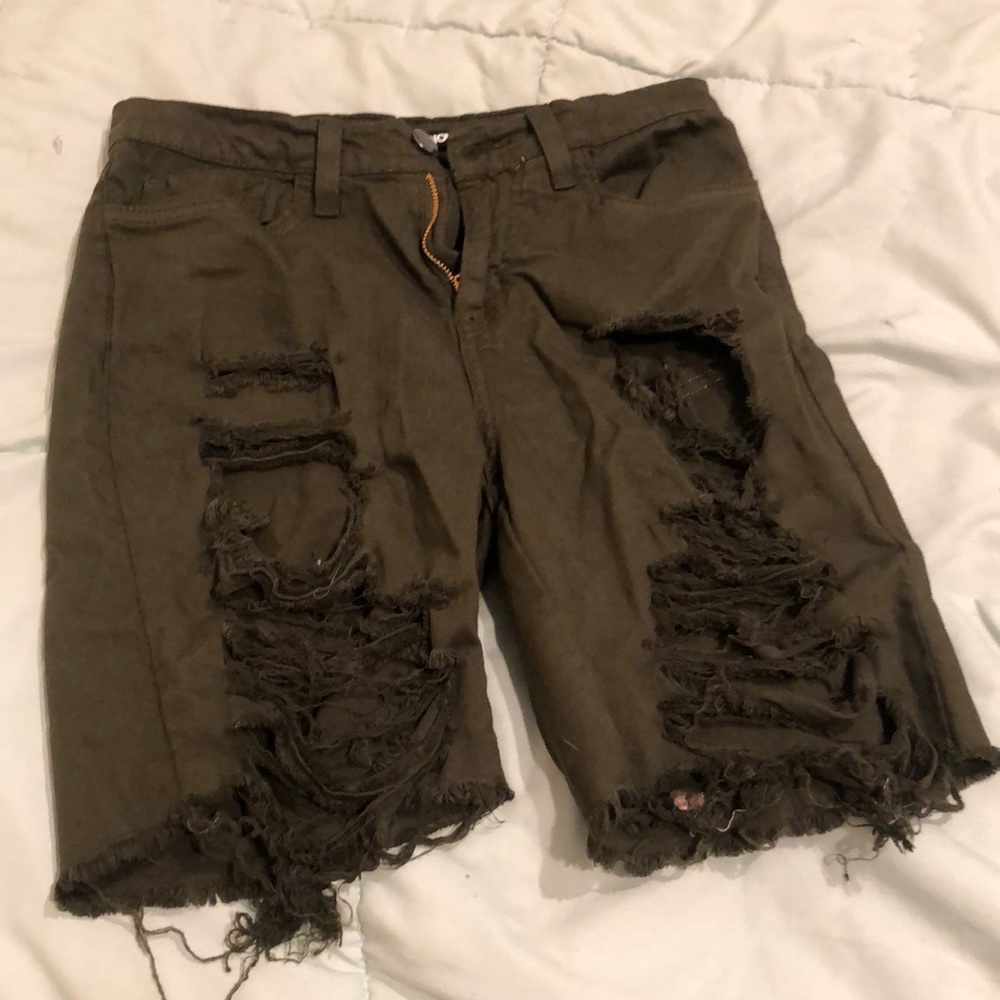 FASHION NOVA // OLIVE HIGH WAISTED SHORTS